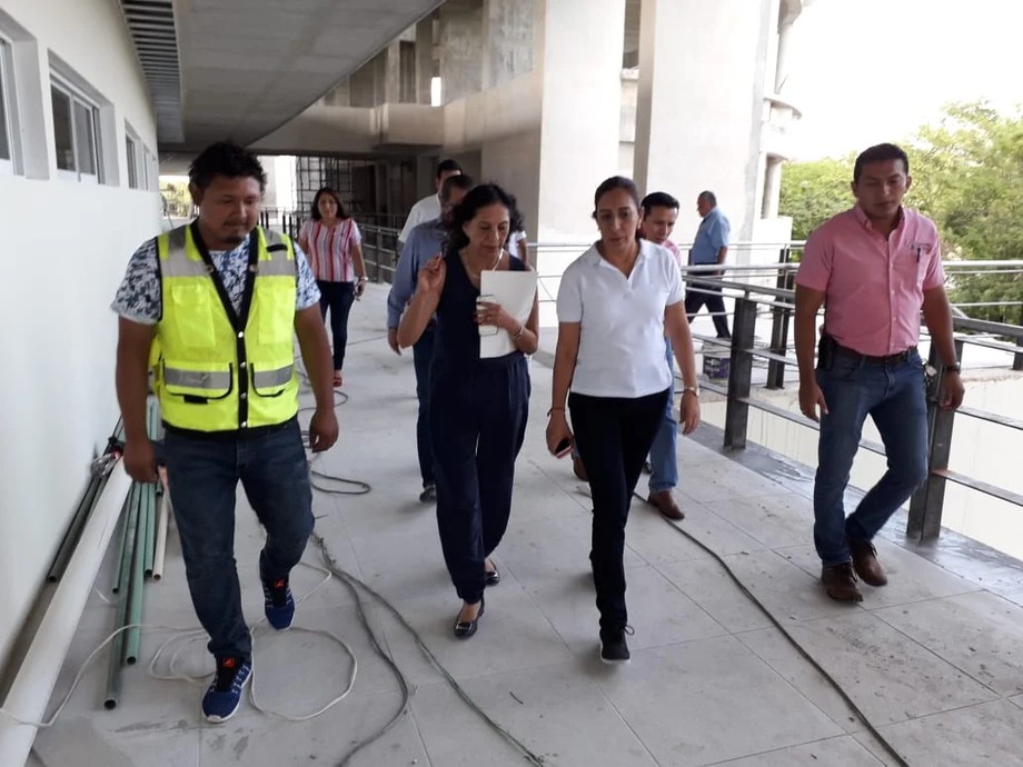 Supervisa secretaria de educación avance  del nuevo edificio de la universidad del caribe
