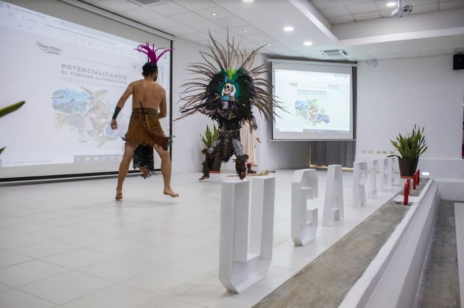 Promueve Unicaribe un turismo respetuoso del  medio ambiente y de las expresiones culturales
