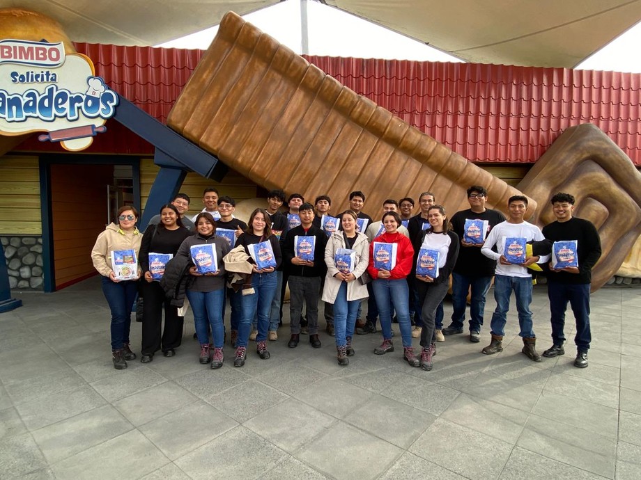 Estudiantes de Ingeniería Industrial de la Unicaribe, visitan importantes industrias de Monterrey